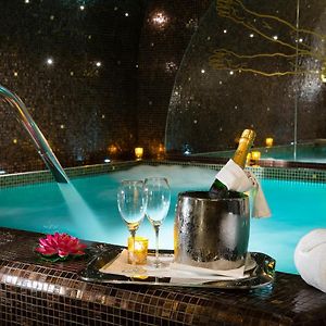 Connecting Rooms Spa Access